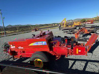 New Holland BC5070 Baler