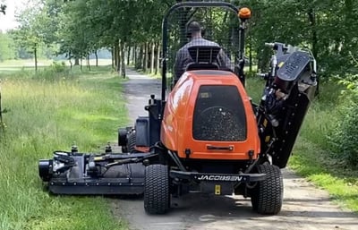 Jacobsen HM600 flail mower.jpg