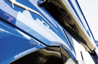 New Holland T7.300 close up.png