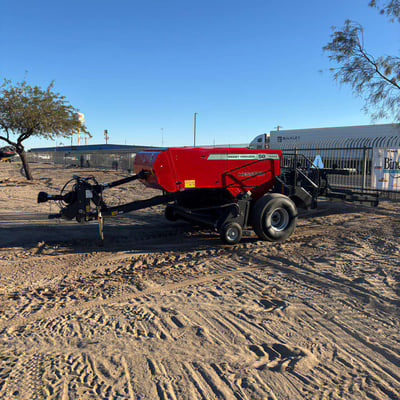 Massey Ferguson 1844S Small Square Baler, 3-Tie, 22 Chamber Width