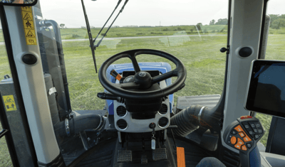 New Holland T9 cab (2).png