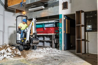 Bobcat E10e bucket.jpg