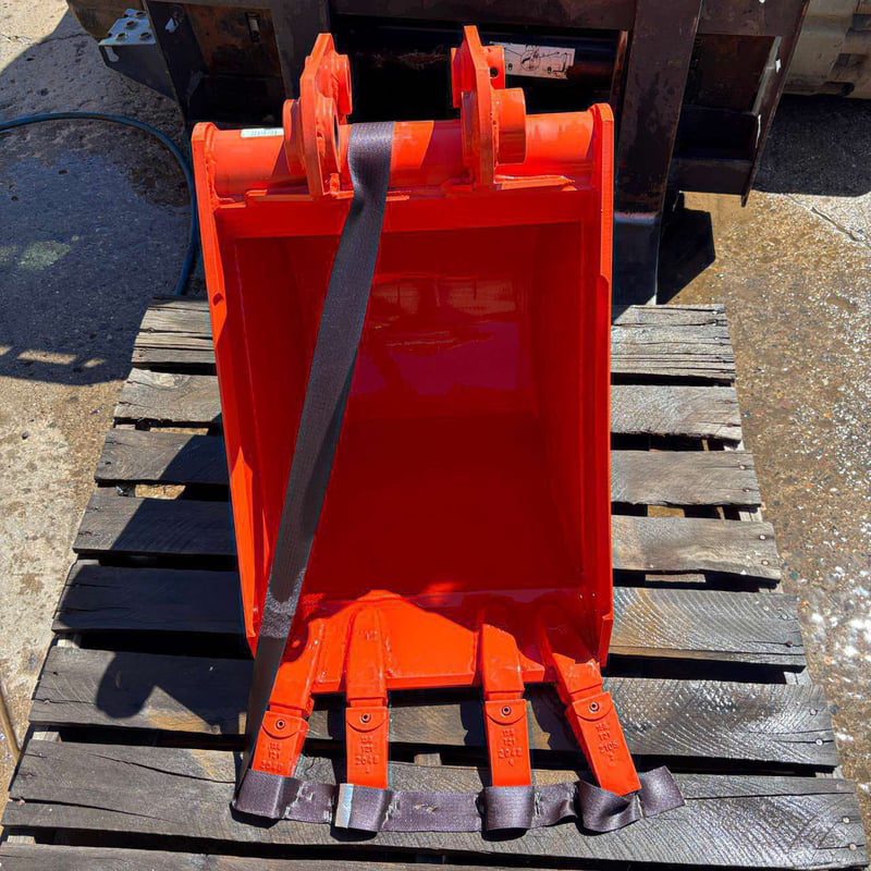 Kubota BT2913A 18 inch Pin-On Trenching Bucket for M59 | Bingham