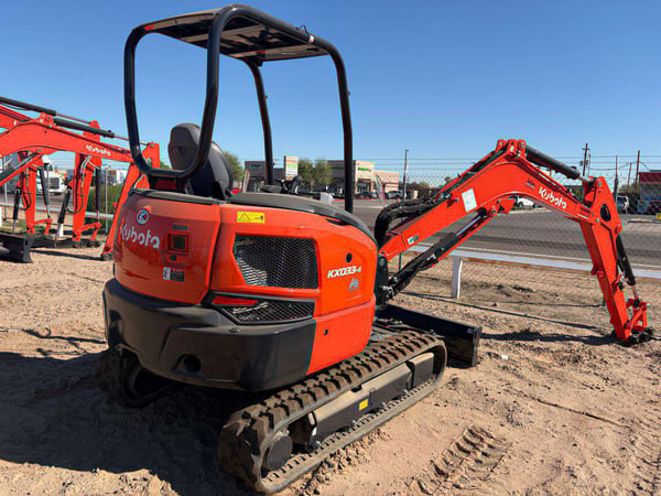 KX33様 Kubota KX033 7k Excavator w/ Thumb - Millville Rentals