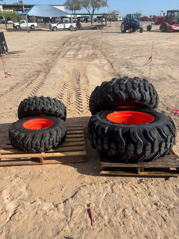 Kubota AMXR6897 17.5L-24 R4 Tires | OEM Kubota Parts | Bingham