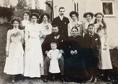 The Matthews Family in 1908