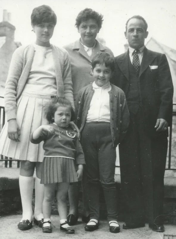 Emilio with wife, Tina, and children Patrizia, Raffaella and Verina at Bosmere Cottage
