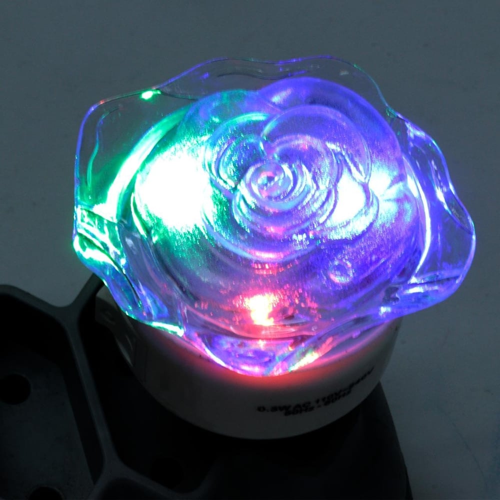 Luminária de Tomada Bivolt Rosa Branco