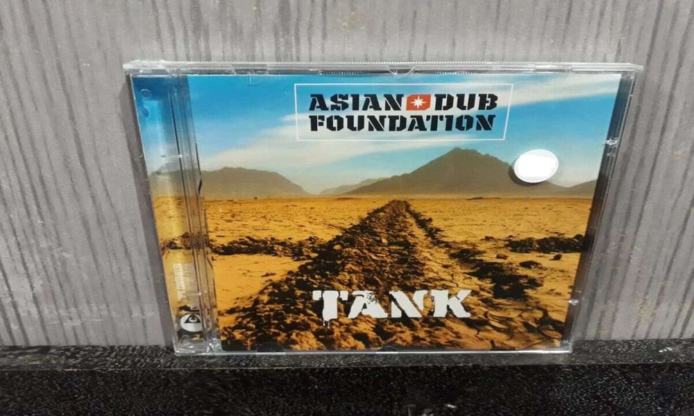 ASIAN DUB FOUNTAIN - TANK (NACIONAL)