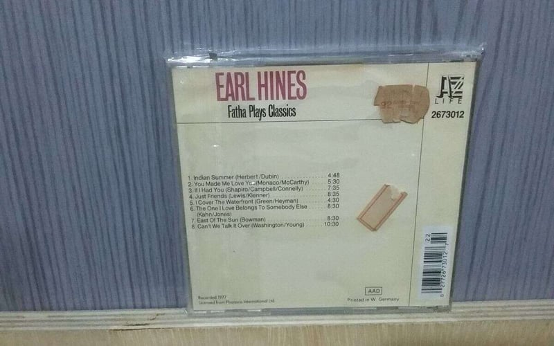 EARL HINES - FATHA PLAYS CLASSICS