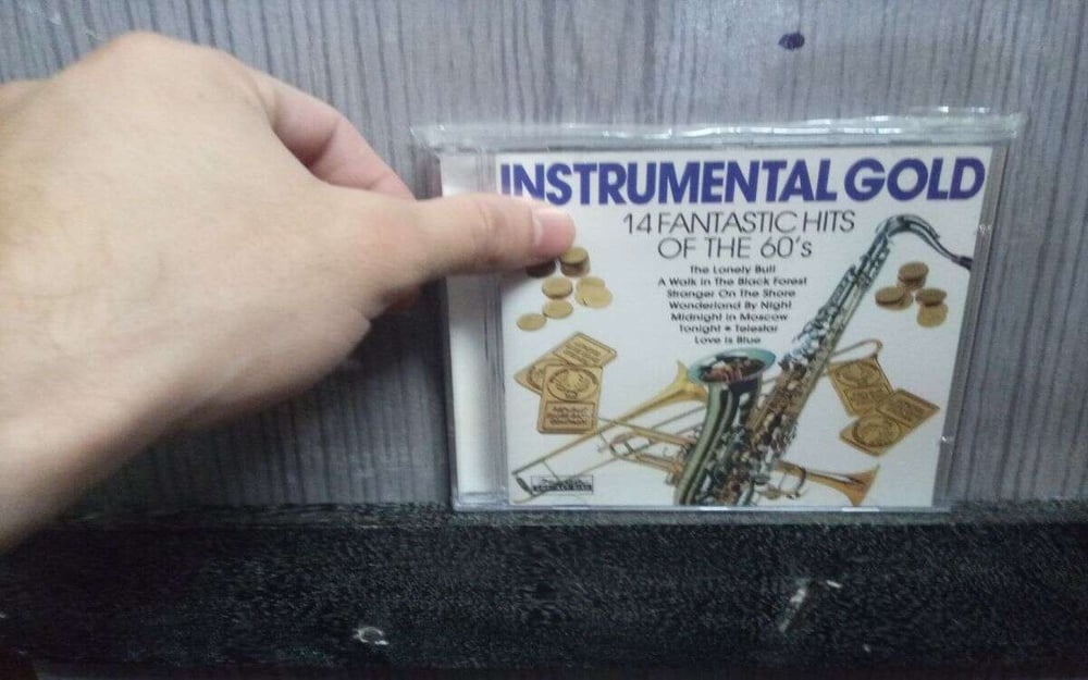 INSTRUMENTAL GOLD - 14 FANTASTIC HITS OF THE 60s