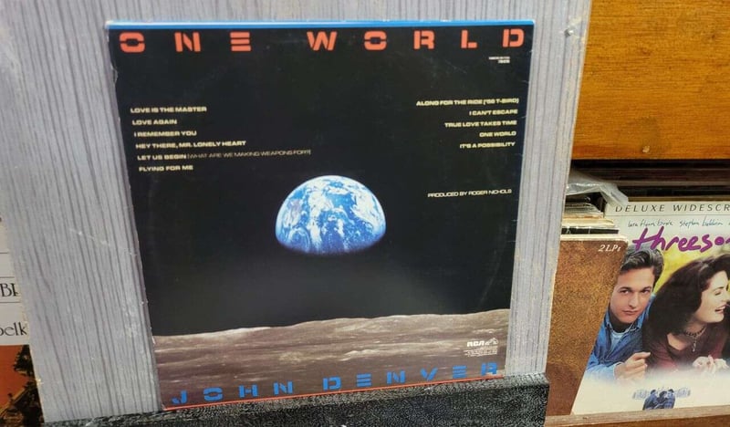 JOHN DENVER - ONE WORLD (NACIONAL)