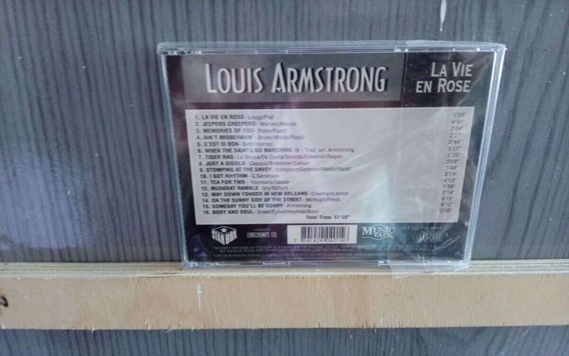 LOUIS ARMSTRONG - LA VIE EN ROSE