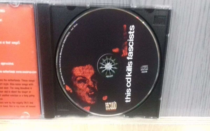SEEIN RED - THIS CD KILLS FASCISTS 