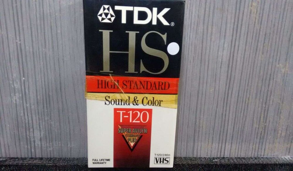 FITA VIDEO CASSETE VHS - TDK HS T120 (LACRADA) (IMPORTADA)
