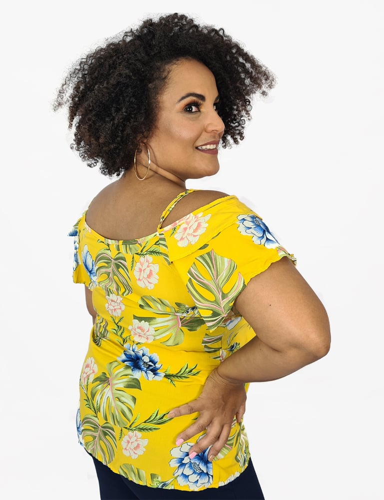 Blusa Feminina Plus Manga Curta com Babados