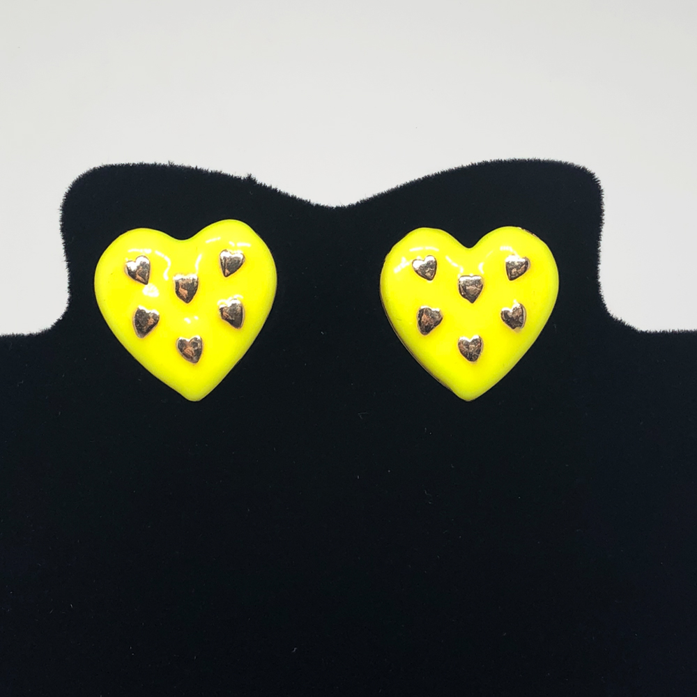 Brinco de Coração Amarelo Esmaltado