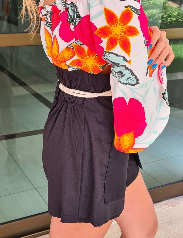 Short Saia Feminino Preto com Cinto