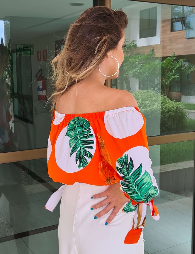 Cropped Laranja com Amarração nas Mangas