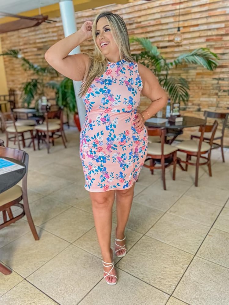 Vestido Midi Plus Gola Alta Com Estampa Floral