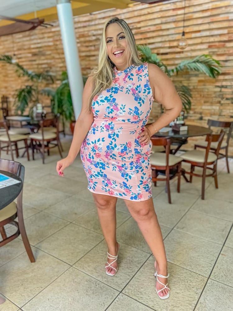 Vestido Midi Plus Gola Alta Com Estampa Floral