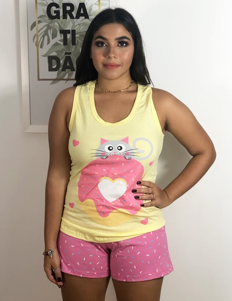 Pijama Feminino Regata com Estampa Gatinho Donuts