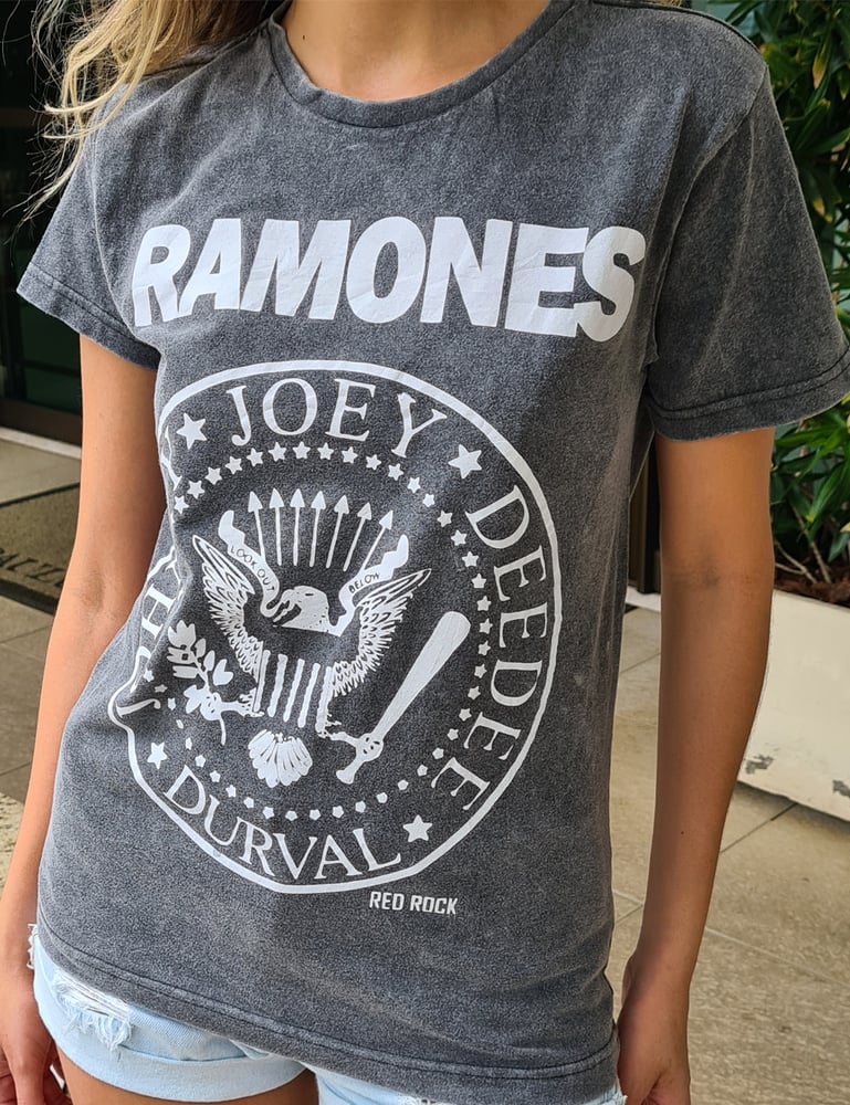 Camisão Feminino Ramones Cinza Escuro 