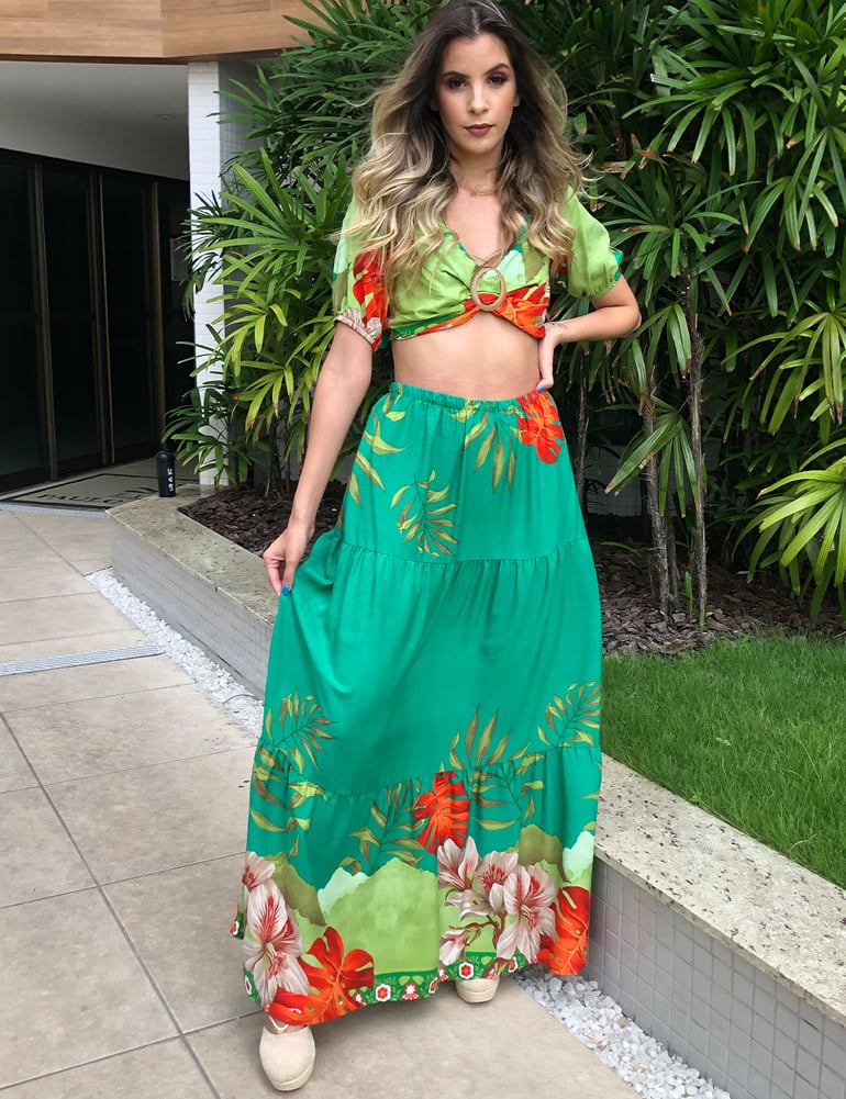 Conjunto saia longa e cropped com fivela