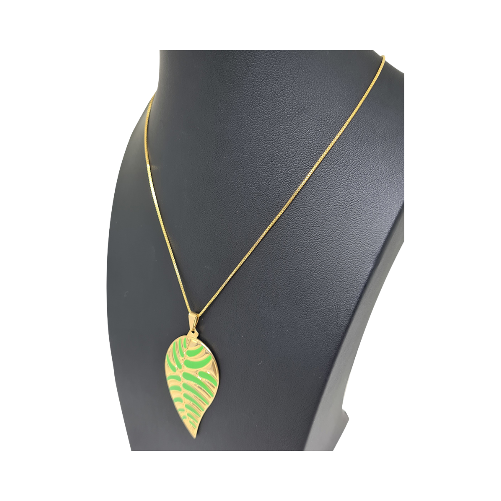 Colar Dourado com Pingente Folha Verde