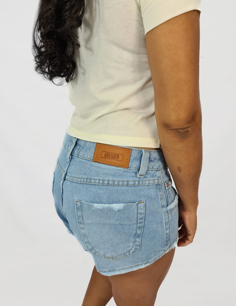 Short Jeans Feminino Curto