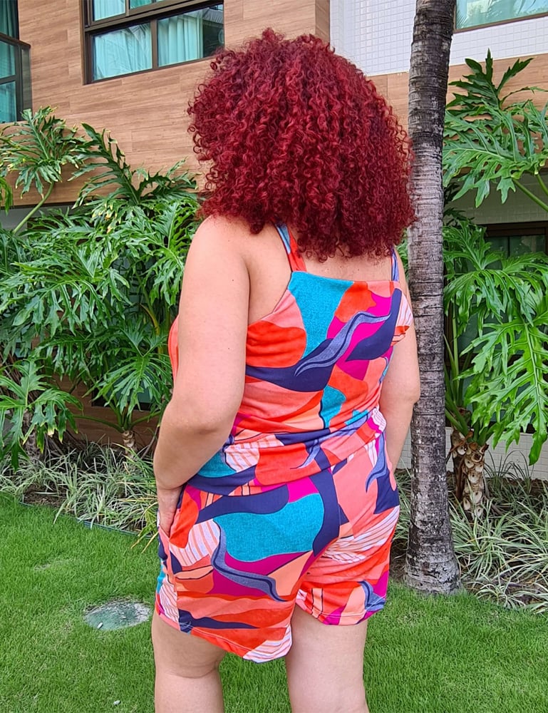 Macaquinho Feminino Plus Transpassado Laranja Estampado