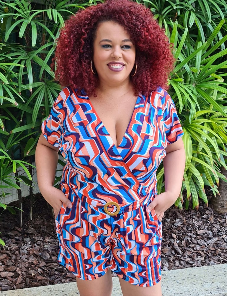 Macaquinho Feminino Plus Transpassado Geométrico 