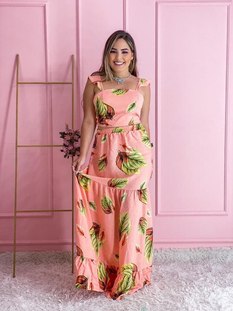 Conjunto com Saia Longa e Cropped