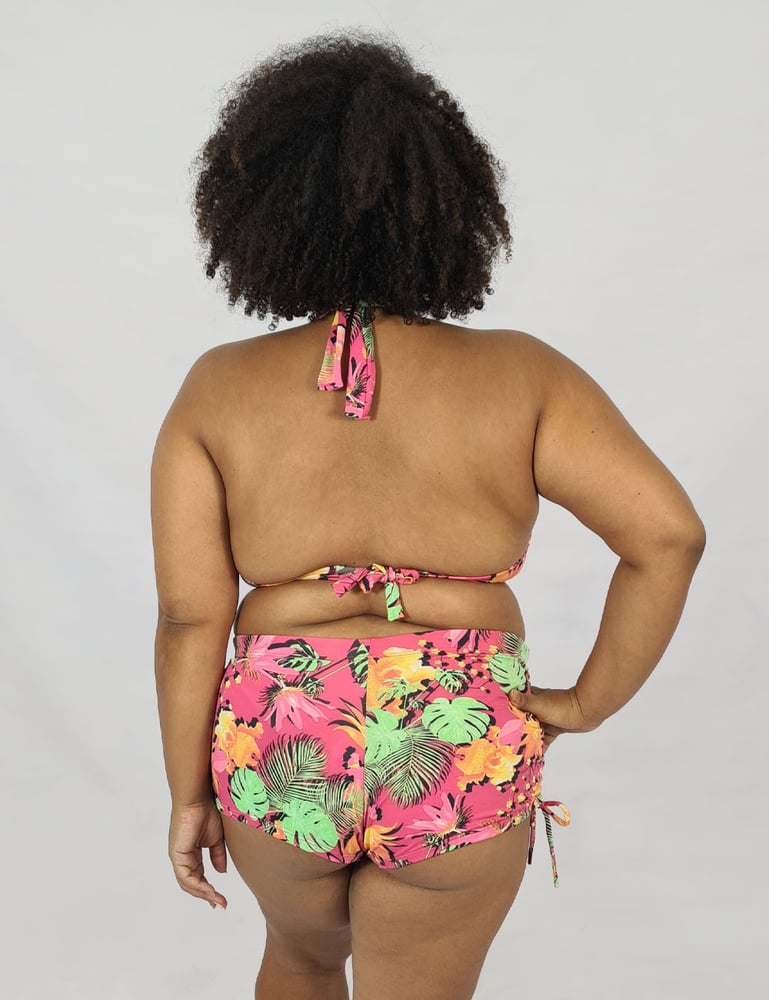 Conjunto Biquíni Plus com Shortinho Rosa