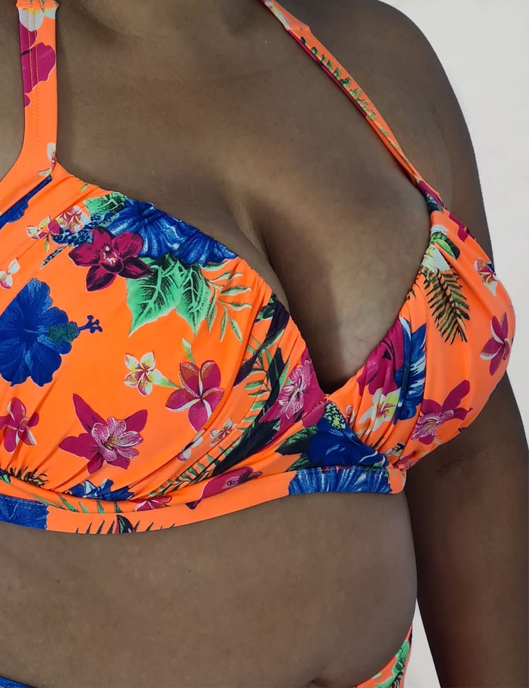 Conjunto Biquíni Plus Floral Neon