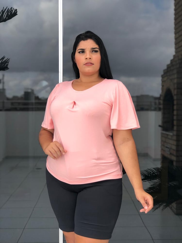 Blusa Plus Rosa com Mangas Flare