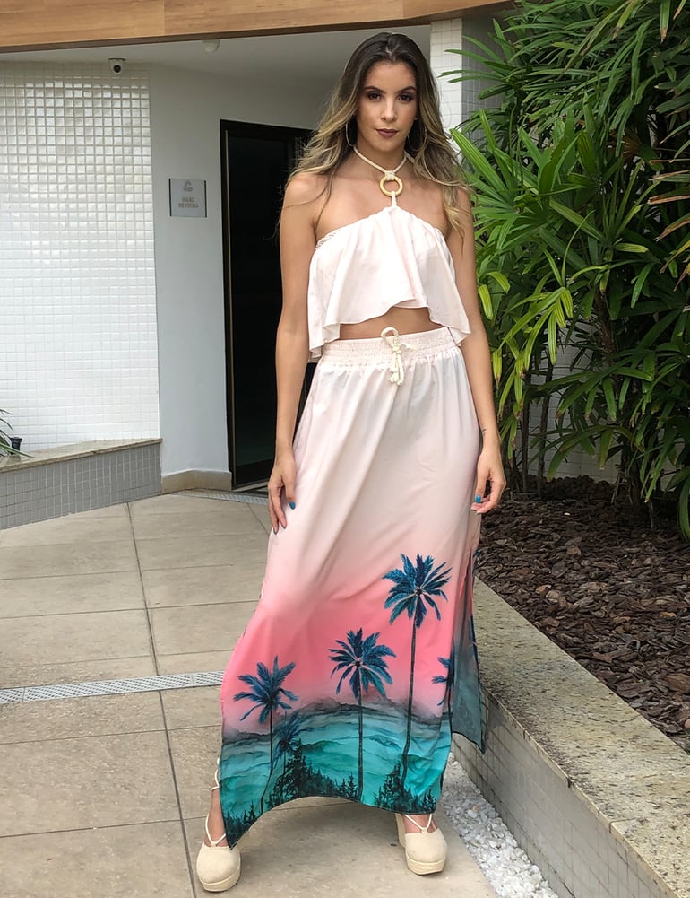 Conjunto com saia longa e fenda