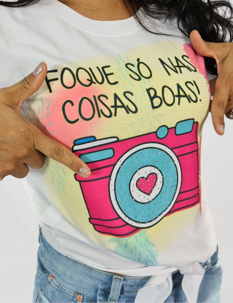 T-shirt com Amarração Foco Nas Coisas Boas - Vendaecia
