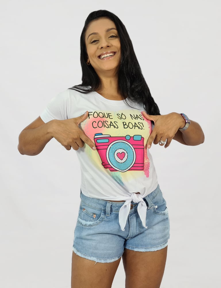 T-shirt com Amarração Foco Nas Coisas Boas - Vendaecia