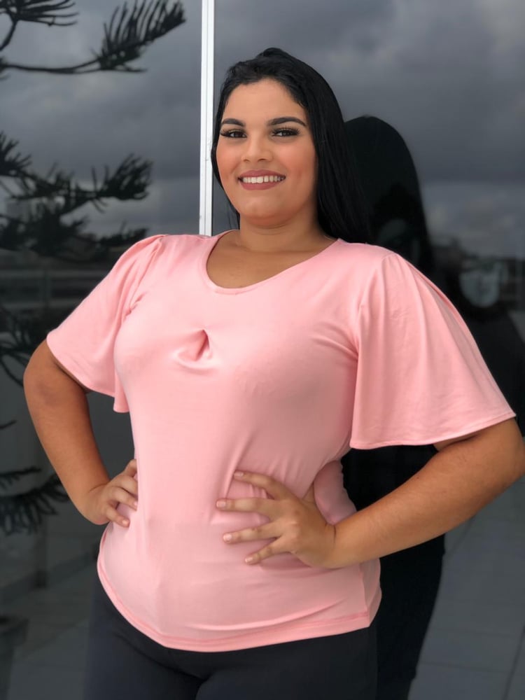 Blusa Plus Rosa com Mangas Flare