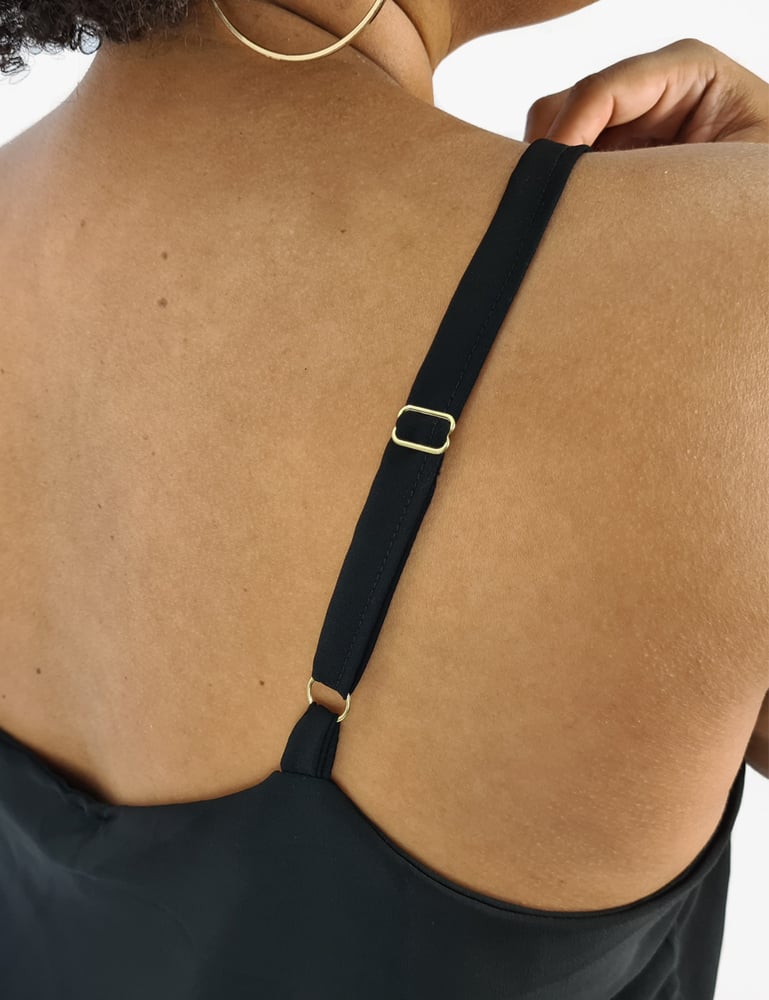 Vestido Feminino Plus Size de Alça Ailma Preto