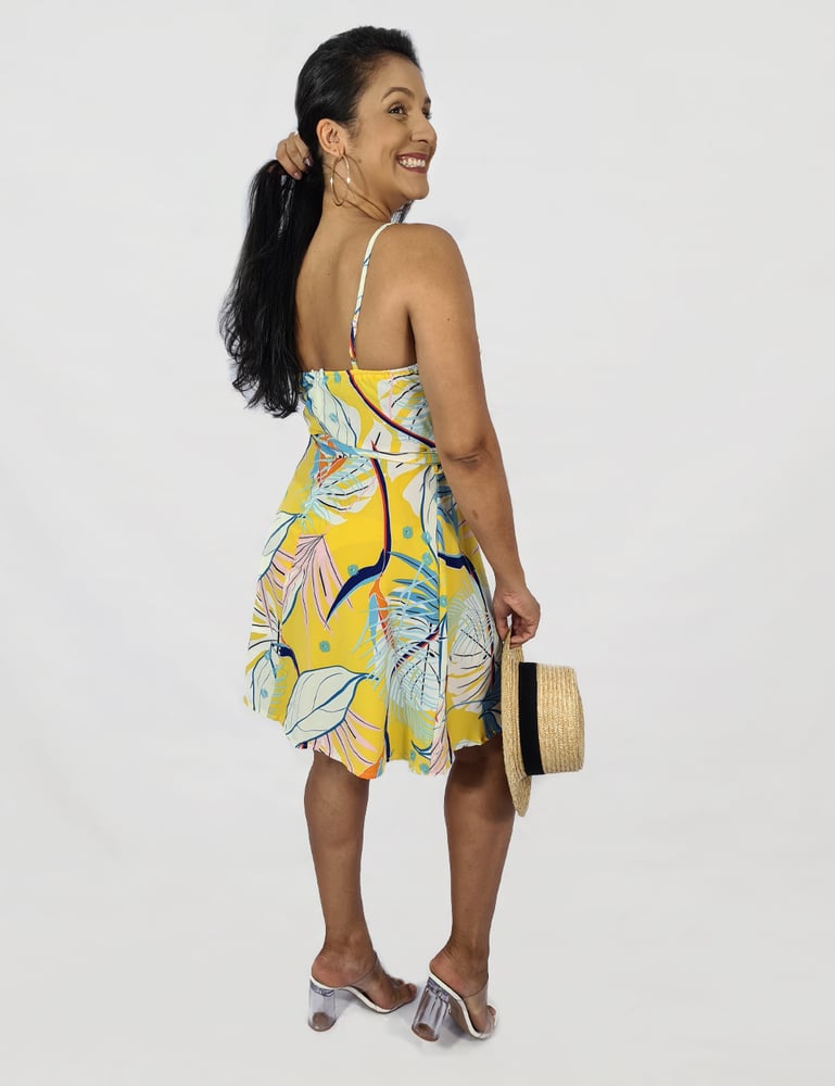 Vestido Curto Estampado Folhagem Amarelo