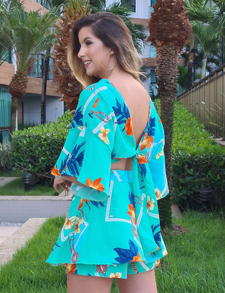 Conjunto Short Saia Com Cropped Manga Flare Azul Tiffany