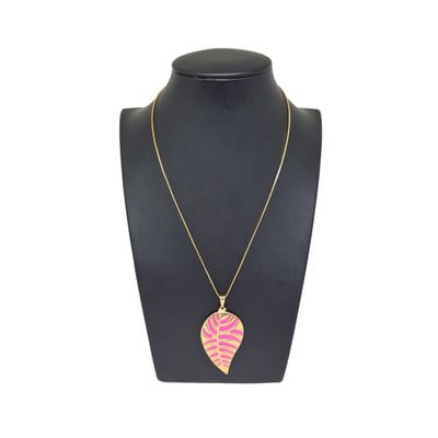 Venda e Cia Colar Dourado com Pingente folha rosa 3 Venda e Cia Colar Dourado com Pingente folha rosa 3