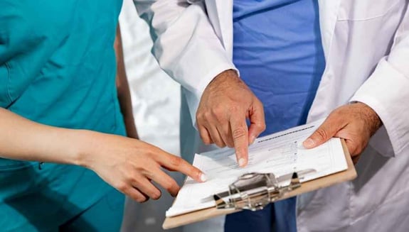 iş yeri check up, kurumsal check up, bireysel check up, iş yeri check up paketi, çalışan sağlık taraması, kurumsal sağlık hizmetleri, toplu check up, çalışan check up, check up farkları, iş yeri sağlık kontrolü, şirket check up paketi, çalışan sağlığı, periyodik sağlık kontrolü, kurumsal iş birlikleri, Medical Park check up, Liv Hospital check up, check up paketleri, happ health