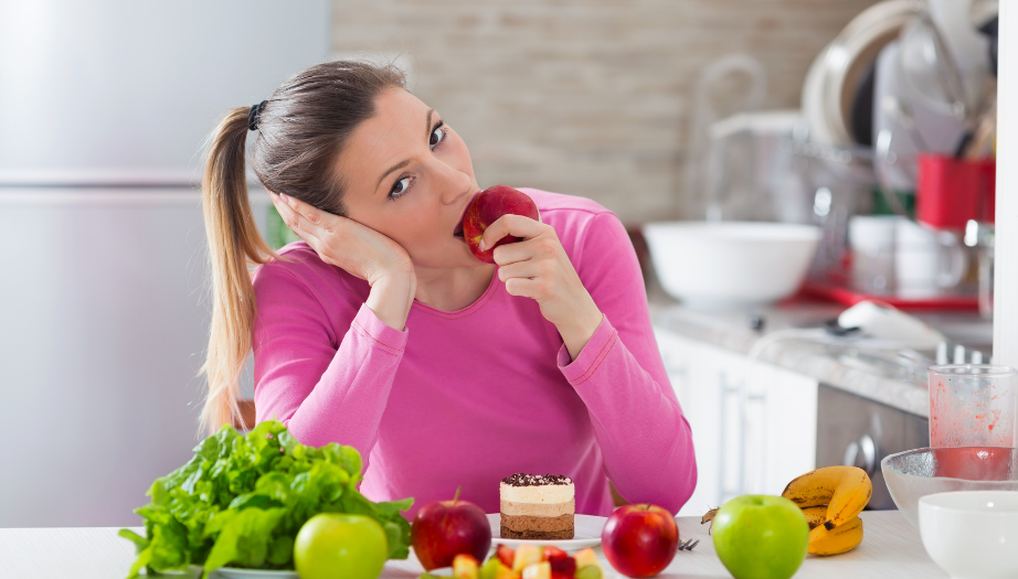 duygusal yeme, stres ve beslenme, ruh hali ve yemek, duygusal değişiklikler, sağlıklı beslenme, yeme alışkanlıkları, duygusal yeme davranışı, duygusal dalgalanma, serotonin ve beslenme, omega-3 besinleri, sağlıklı yemek alternatifleri