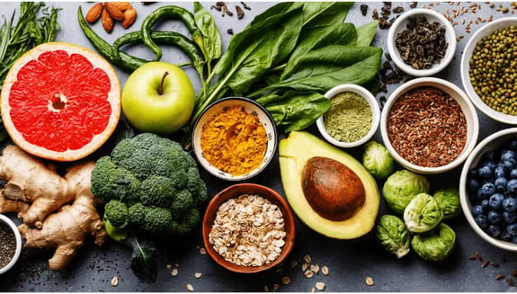mevsim geçişleri, sonbahar beslenmesi, bağışıklık güçlendirme, sağlıklı beslenme, okul dönemi beslenmesi, omega-3, probiyotikler, mevsim sebzeleri, su tüketimi, bağışıklık çayları