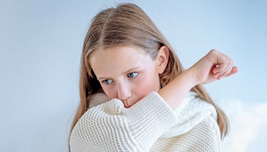 bitmeyen öksürük, kronik öksürük, öksürük nedenleri, geçmeyen öksürük, alerjik öksürük, reflü öksürüğü, astım ve öksürük, kuru öksürük, uzun süren öksürük, öksürük tedavisi, balgamlı öksürük, sigara öksürüğü, gece öksürüğü, doğal öksürük çözümleri, öksürük nasıl geçer, öksürüğe ne iyi gelir, öksürük için bitkisel çözümler