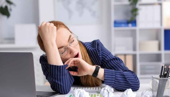 gündüz aşırı uyku hali, gündüz uyku hali, uyku apnesi, evde uyku testi, uyku testi, sürekli uyku hali, yorgun uyanma, uyku bozukluğu, polisomnografi, happ health