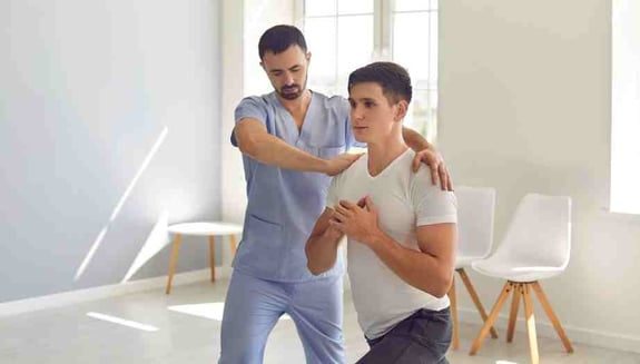 evde fizyoterapi hizmeti, evde fizik tedavi, evde fizyoterapi hizmeti nedir, fizik tedavi evde olur mu, evde rehabilitasyon, hareket kısıtlılığı için fizyoterapi, evde sağlık hizmetleri, happ health